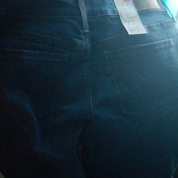 LEVIS NWT 6m straight leg - Picture 2 of 6